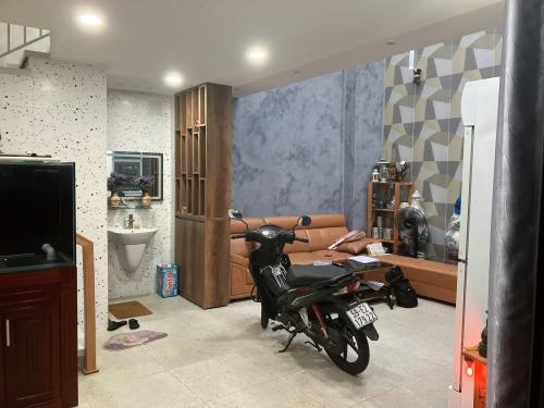 Nhà phố Tân Triệu, Thanh Trì: Kinh doanh sầm uất, thang máy, giá tốt